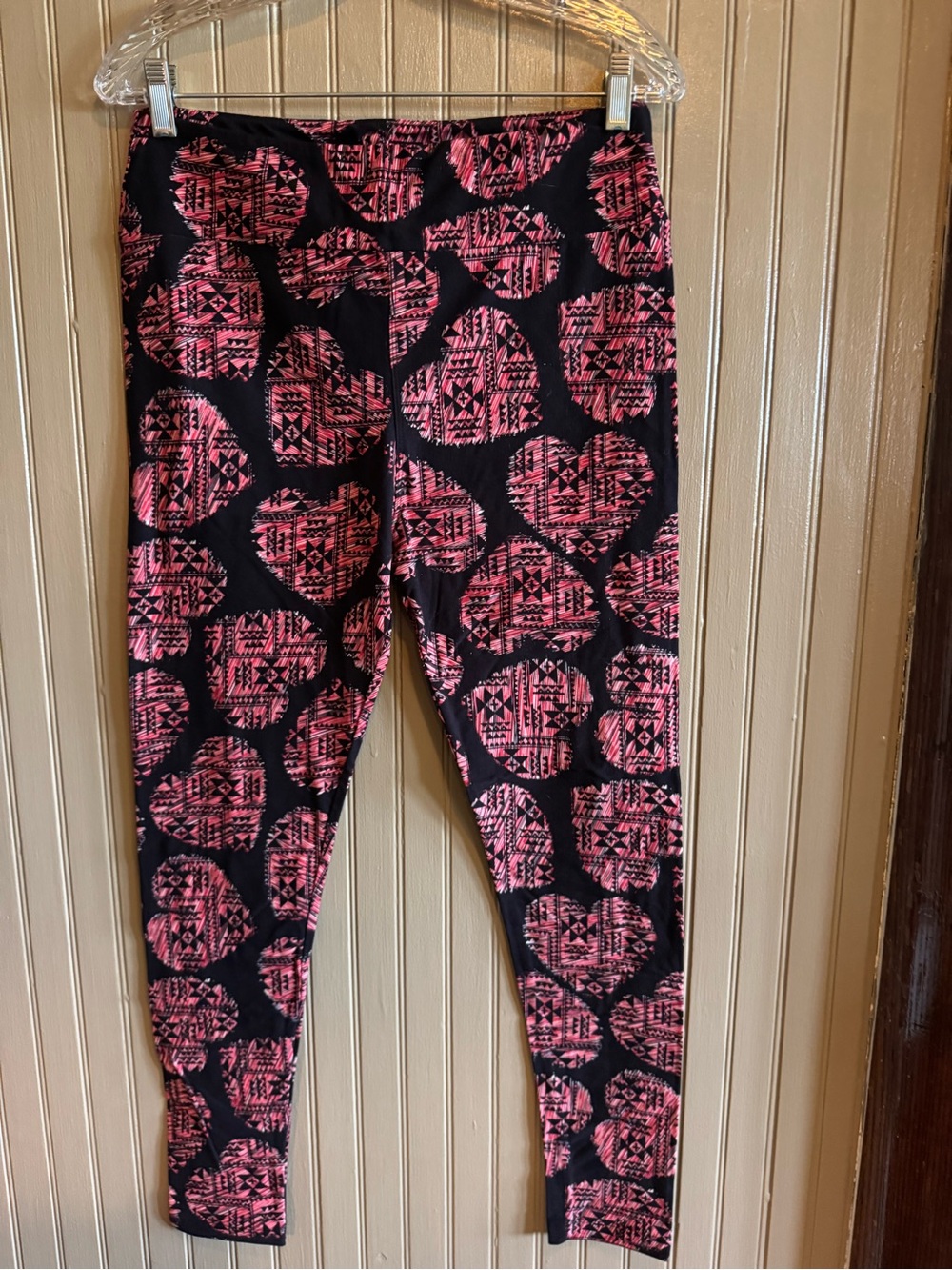 New LuLaRoe Black Leggings red Heart tall curvy